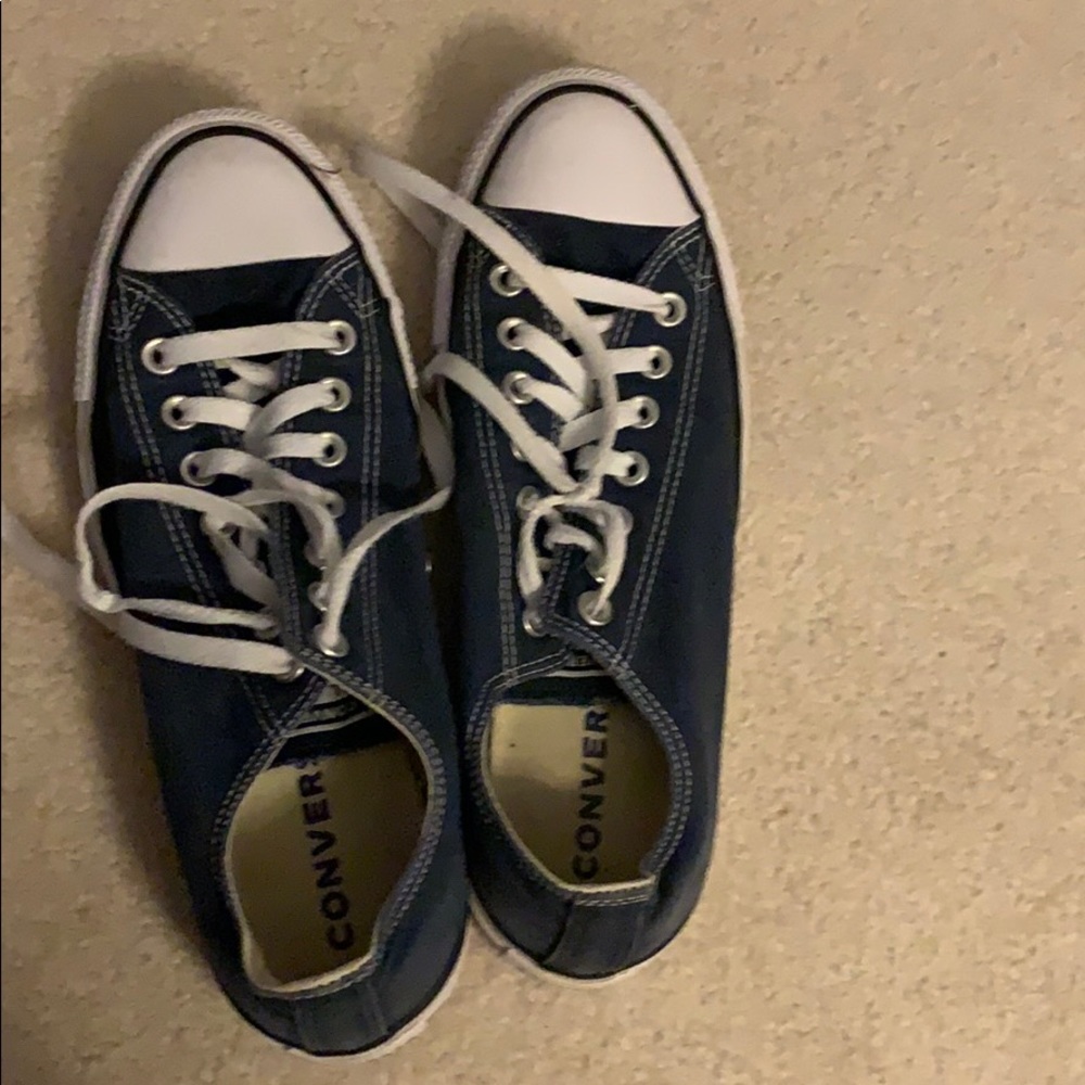 Converse men’s tennis shoes